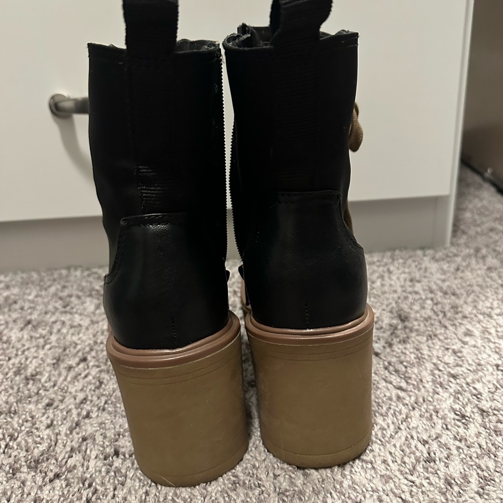 Universal Thread Black and Brown Winter Boots WORN ONCE - Picture 2 of 3